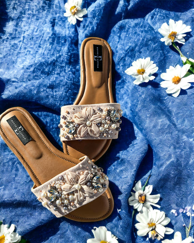 Wild flower Pastel Brown Flat