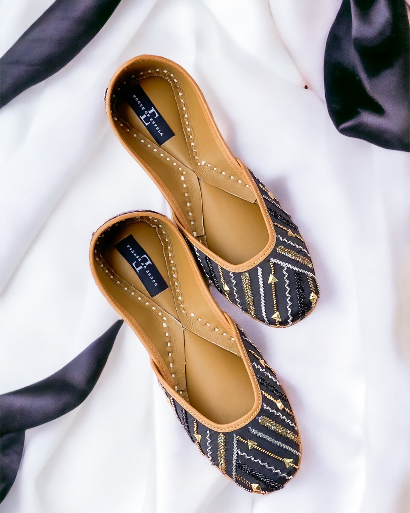 Citylight Black Jutti Flats